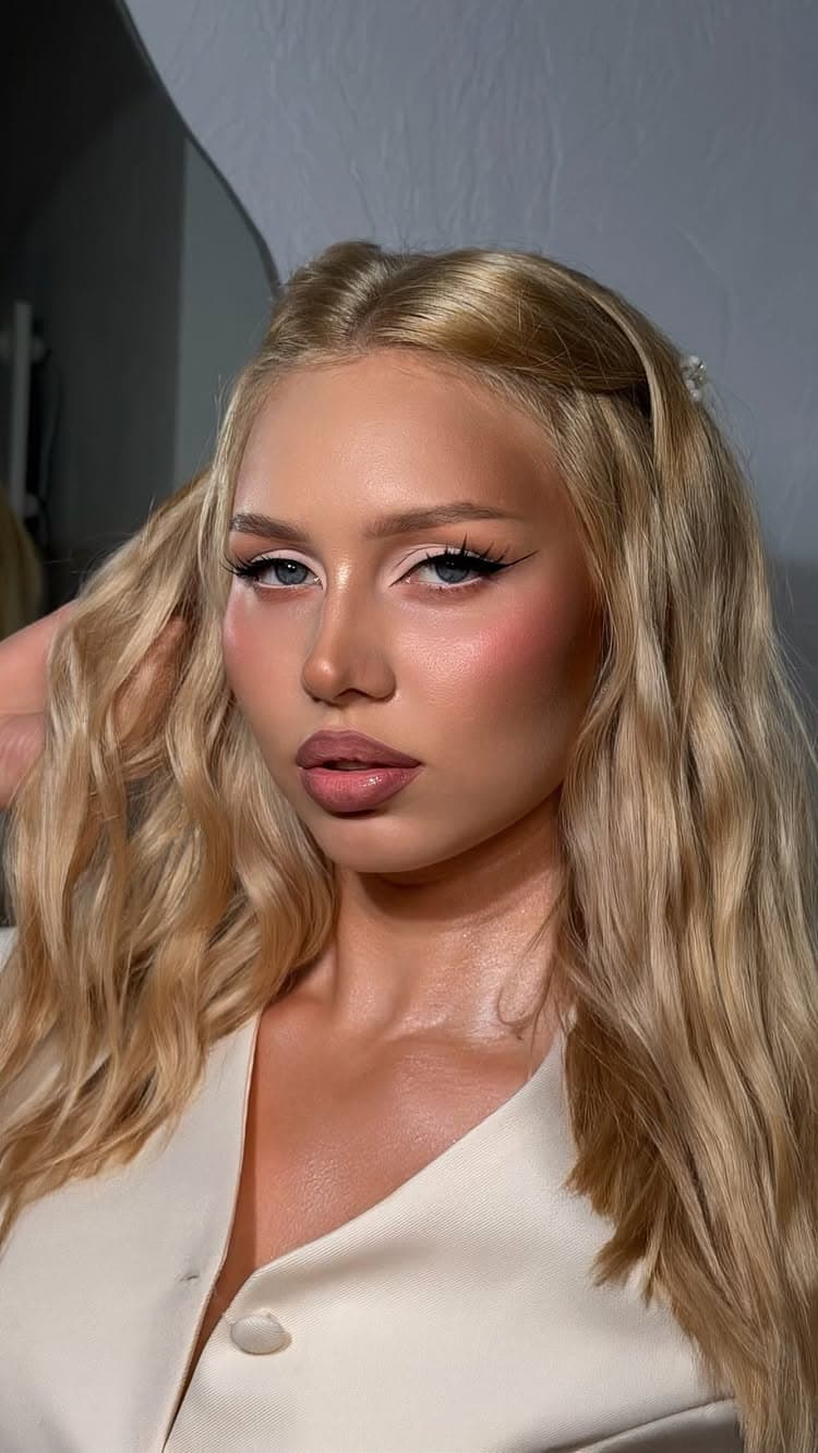 Юлия Савельева